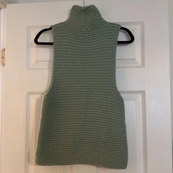 Fendi wool sweater crystal detailing on front solid green back, IT 40 Canada 6 - Picture 2 of 5